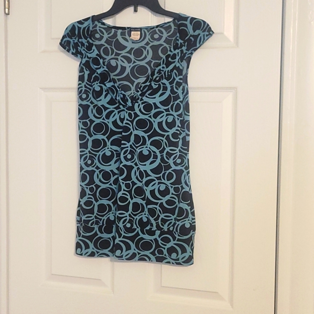 💥💥💥 4 items for $12 💥💥💥 Small blue & black Maurices dress shirt